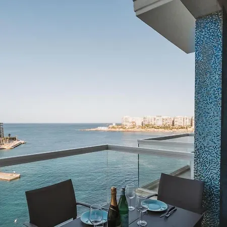 Superior Designer In Prime Location San Ġiljan