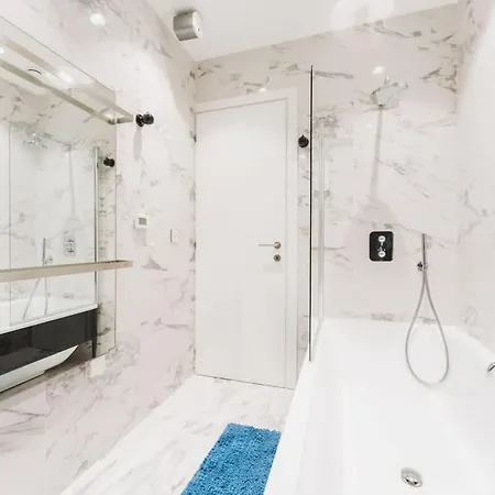 Superior Designer In Prime Location